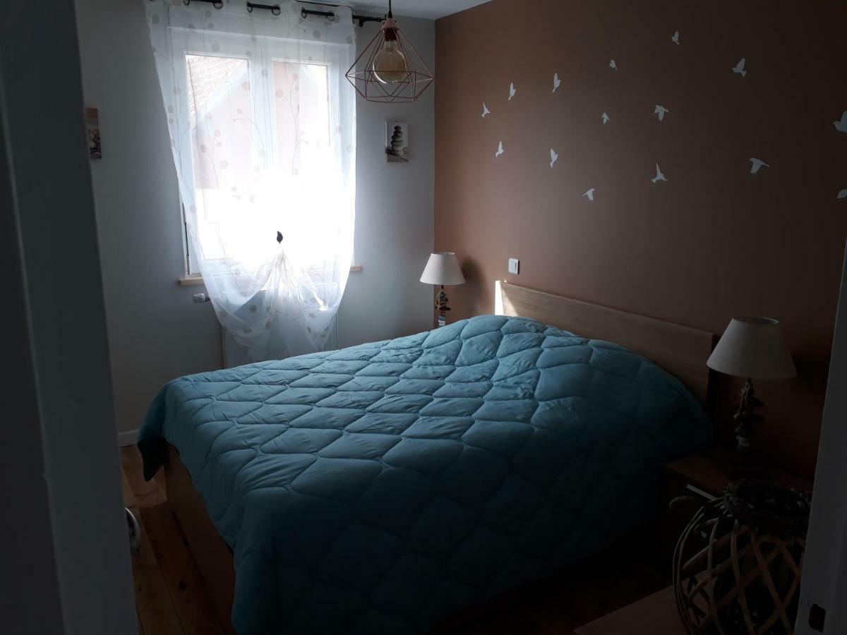 Gite " Le Vieux Noyer" Liesville-sur-Douve Екстер'єр фото